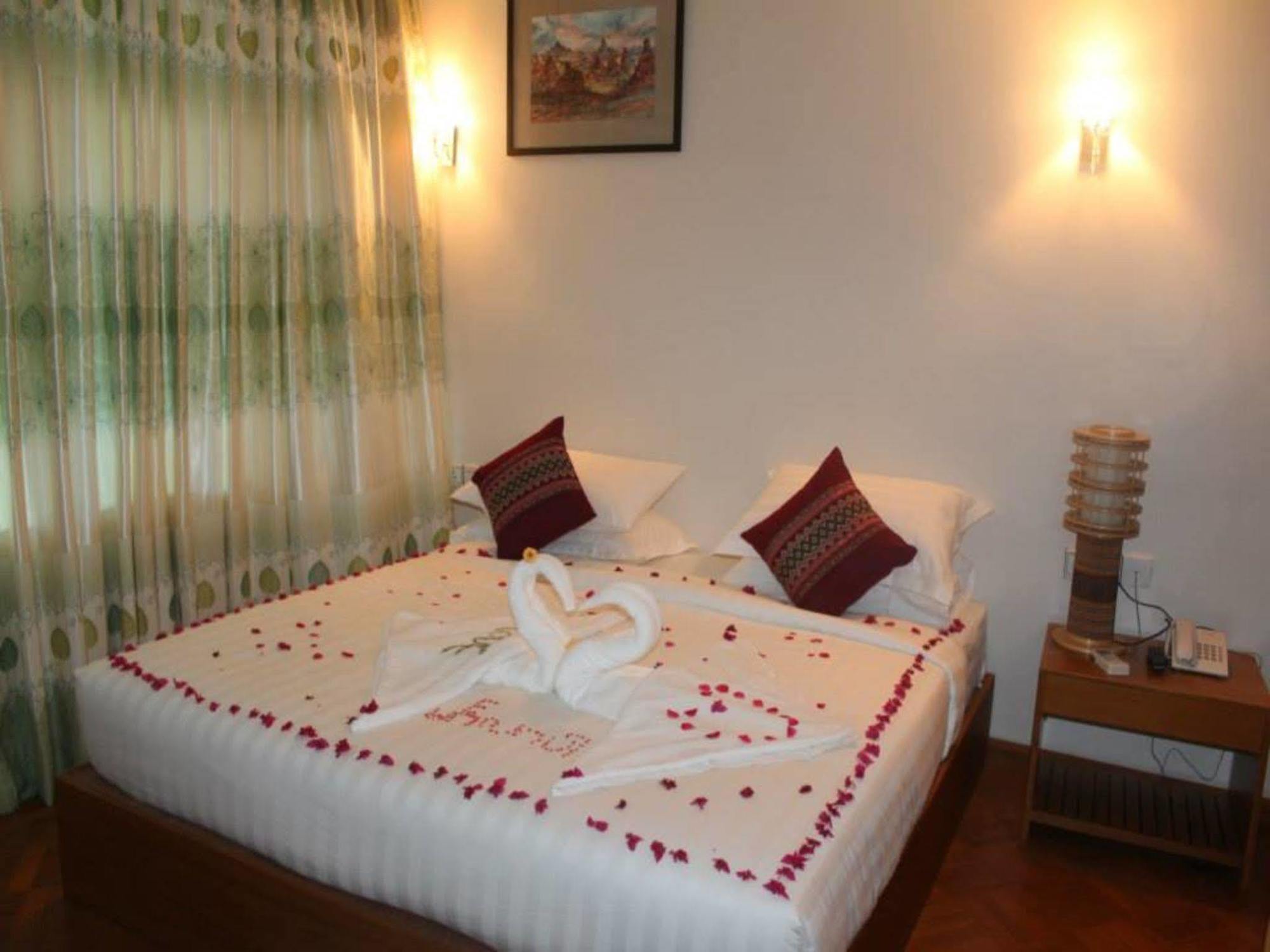 Manisanda Hotel Bagan Luaran gambar